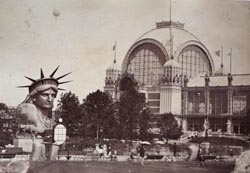 1878, Palais du Champ de Mars et La Liberté de Bartholdi (c) Archives nationales, Paris 