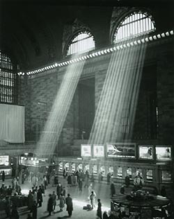 brassai-grand-central-station-new-york-1957-651x0-2.jpg